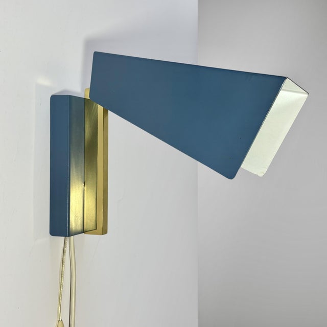 1970s Geometric Minimalist Wall Lamp in Brass and Steel, 1970s For Sale - Image 5 of 13