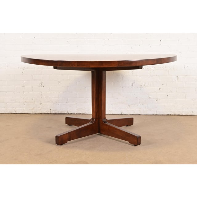 Mid-Century Modern Harvey Probber Mid-Century Modern Sculpted Walnut Pedestal Dining Table, Newly Refinished For Sale - Image 3 of 8