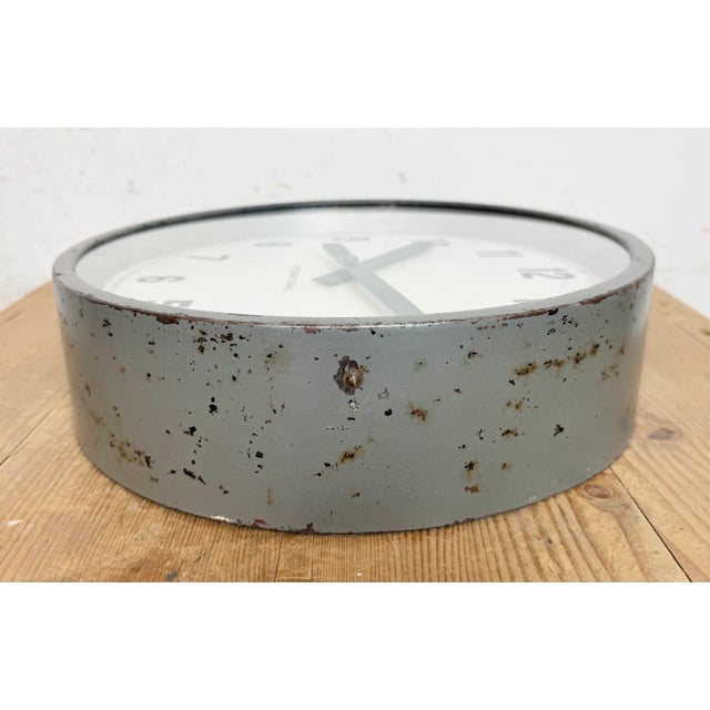 Industrial Factory Grey Wall Clock from International, 1950s For Sale - Image 10 of 17