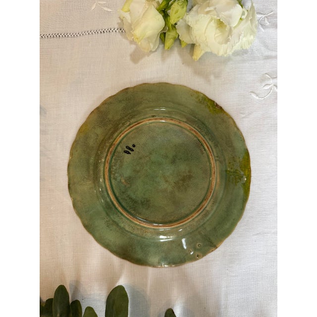 Vintage Bird-Themed Earthenware Plate, in Good conditions. Designed 1920 to 1949