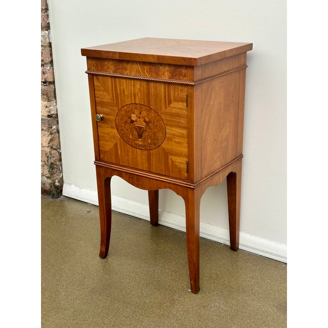 Satinwood Side / Drink Table Decorated With Inlays , France Circa 1930 For Sale - Image 4 of 13