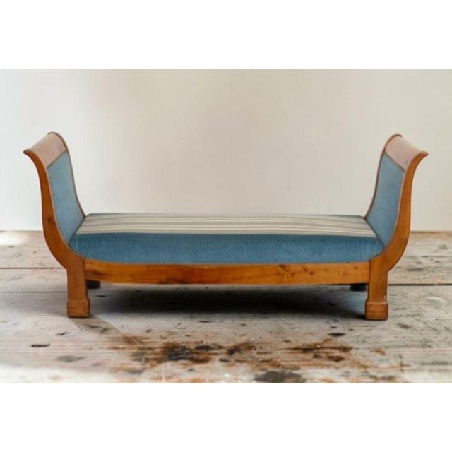 Blue 19th Century Daybed in Blue Velvet For Sale - Image 8 of 10