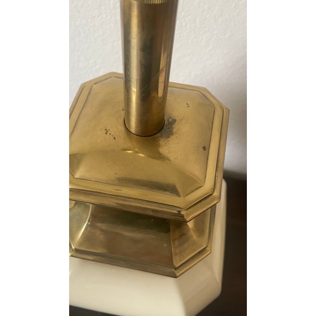 Vintage Stiffel Hollywood Regency Style Brass & Cream Porcelain Table Lamps- A Pair For Sale - Image 15 of 18