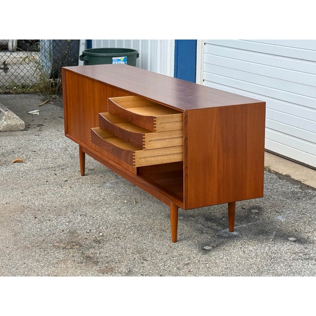 Brown Vintage Mid-Century Danish Modern Teak Credenza / Sideboard Attributed to Fredrik Kayser – Fully Restored For Sale - Image 8 of 12