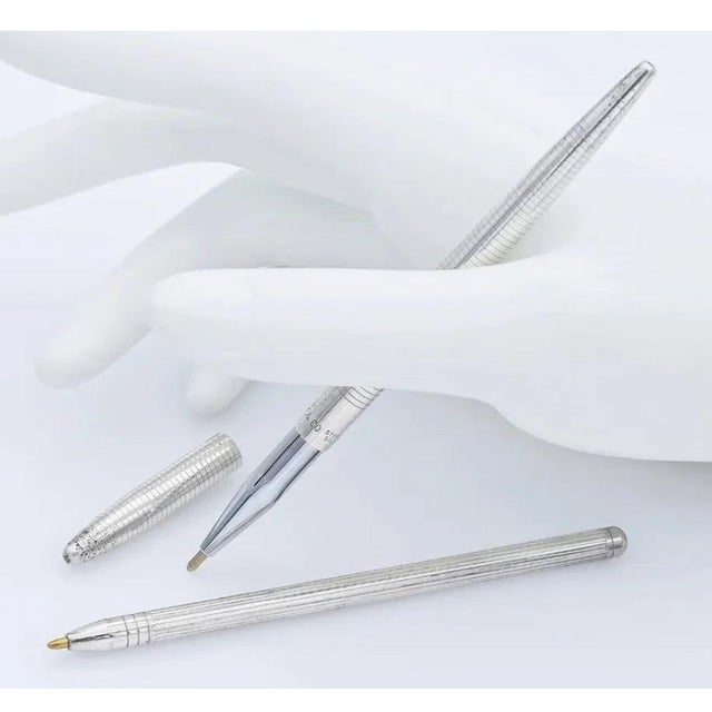 Tiffany & Co Estate Pen Set 1 Pen With Missing Cover Silver TIF430 The cover of one of the Pend is Missing. This elegant...