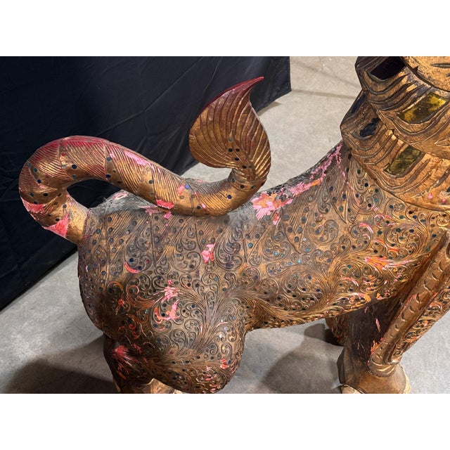 Antique c.1920's/30's Pair of Monumental Burmese Carved Wood Gilt Temple Guardian Lions / Foo Dogs For Sale - Image 14 of 18