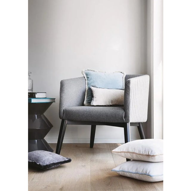 This exquisite square cushion will suit any decor with its neutral tones and refined allure. Padded with polyester fiber,...