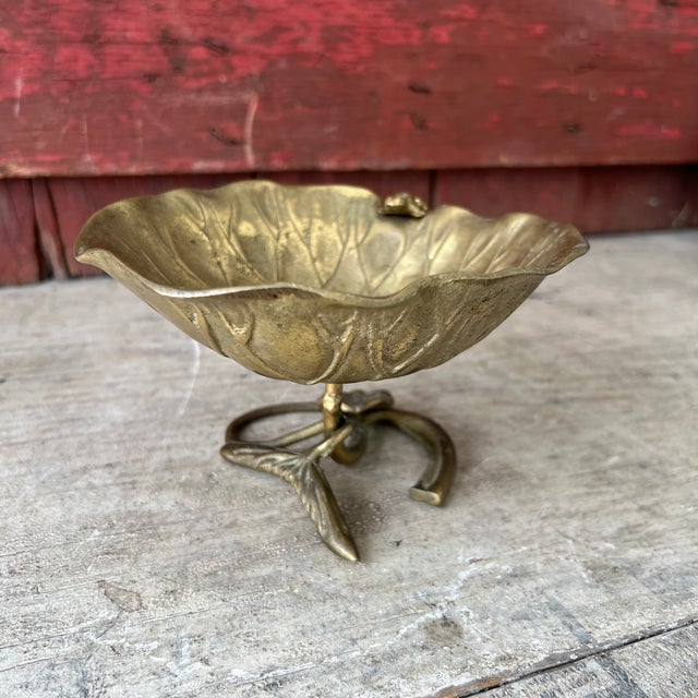 Vintage Brass Lily Pad Pedestal Bowl With Frog Accent For Sale In Kansas City - Image 6 of 12