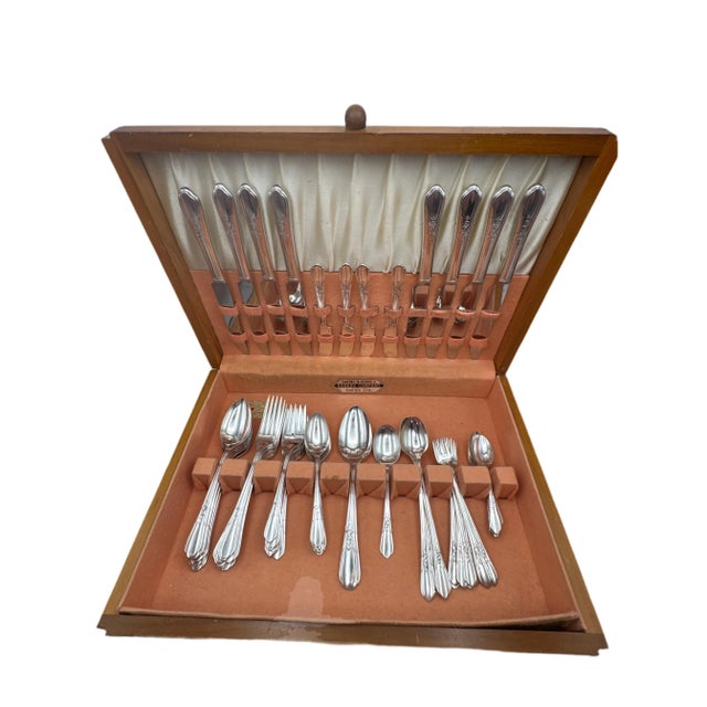 Silverplate Silverware Set 82 Pc Oneida Simeon L & George H Rogers Countess II Pattern 1936 W/ Wooden Chest For Sale - Image 4 of 6