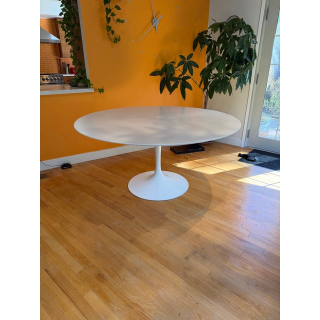 Designed by Eero Saarinen for Knoll, the Tulip Table is one of the defining furniture designs of the mid-century modern...