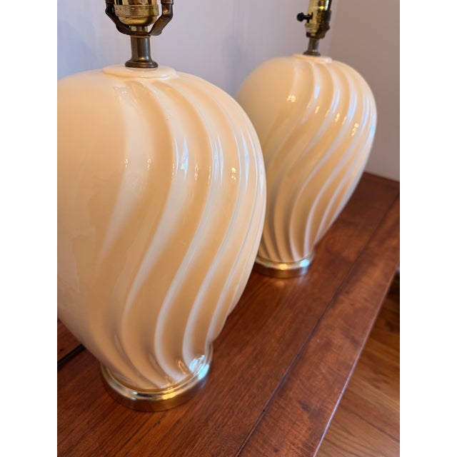 Art Deco Pair of Large 1980s Art Deco Revival Cream Swirl Cream Ceramic Table Lamps For Sale - Image 3 of 12