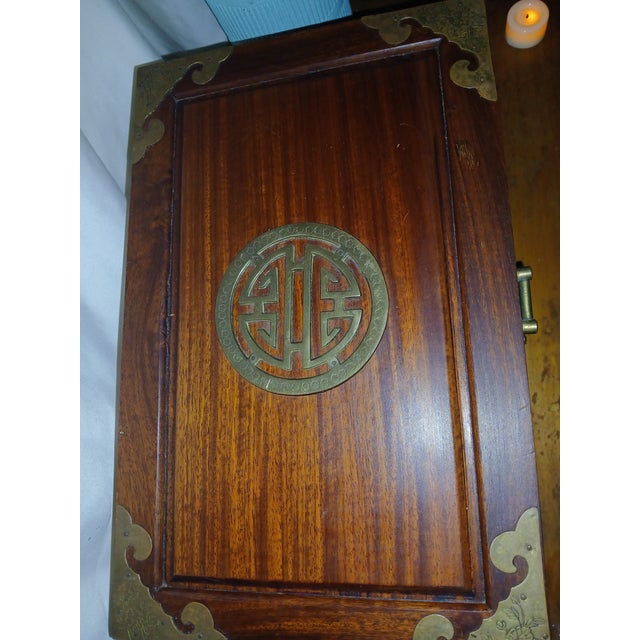 1970s Vintage Rosewood Chinoiserie Brass Accented Jewelry Box Chest For Sale - Image 10 of 10