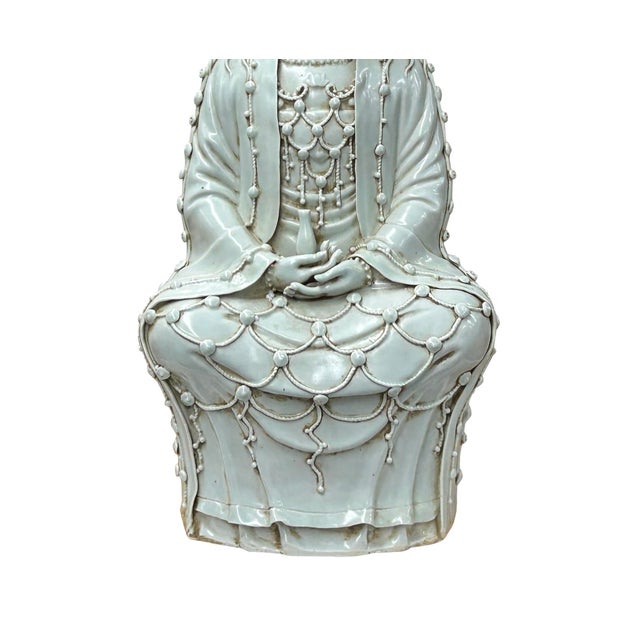 Pale Celadon White GuanYin Bodhisattva Tong Style Porcelain Statue For Sale In San Francisco - Image 6 of 10