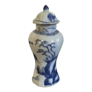 18th Century Chinese Kangxi Porcelain Blue & White Landscape Vase & Cover