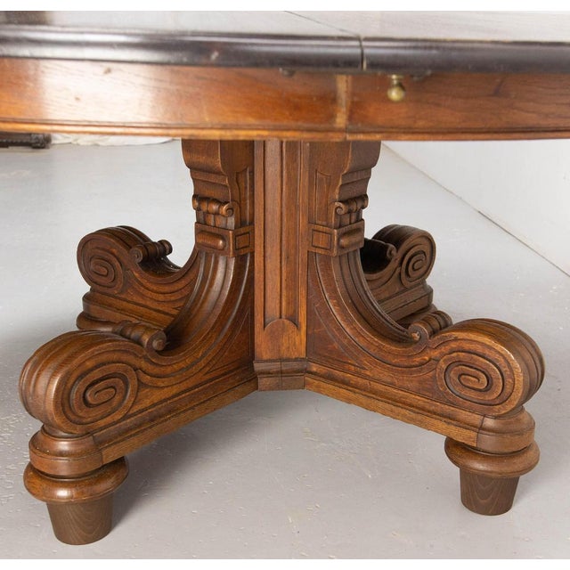 Large French Round Oak Dining Table, 19th Century For Sale - Image 4 of 14