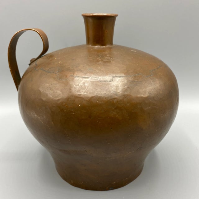 Copper Hand Hammered Cramp Joint Liquor/Whiskey Jug With Riveted Handle 1920's For Sale - Image 13 of 13