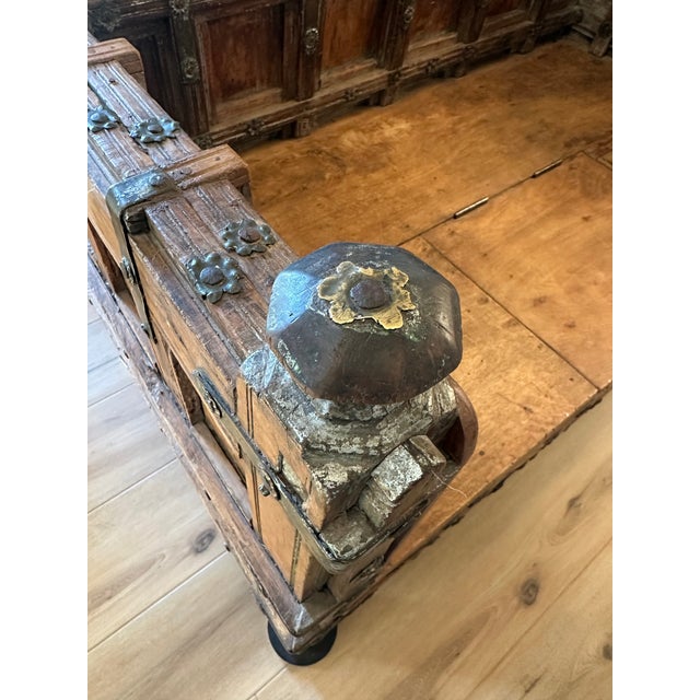 Rustic European Oak Paneled Closed Bench, Attributed to Northern Europe, Late 17th Century For Sale - Image 3 of 14