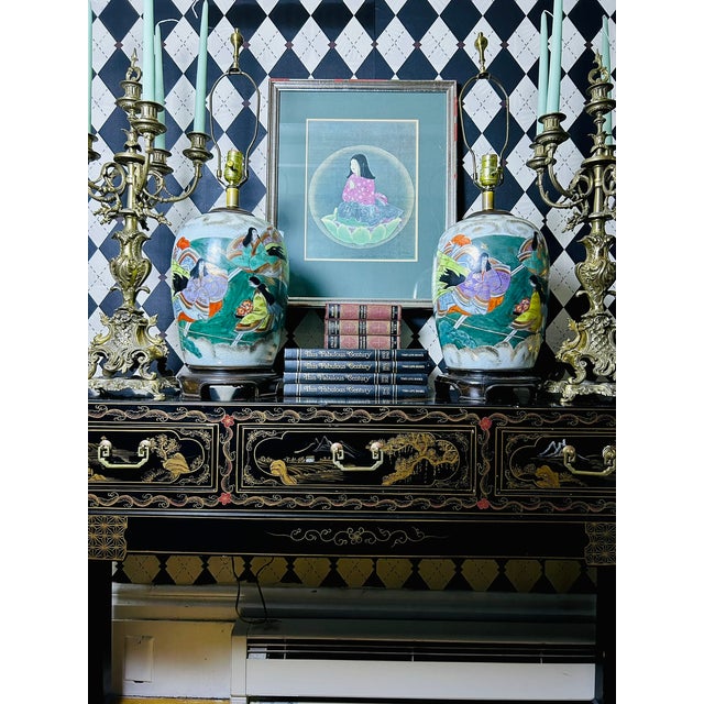 1950s Hand-Painted Japanese Porcelain Tabletop Lamps Pair Court Ladies, Large 32"h For Sale In Boston - Image 6 of 18