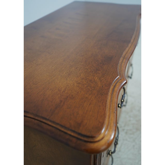 1990s Ethan Allen 4 Drawer Maple Dresser For Sale In Philadelphia - Image 6 of 18