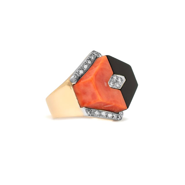 Vintage Ladies 14k Yellow Gold Coral Onyx Diamond Geometric Cocktail Ring, Size 6 For Sale - Image 4 of 7