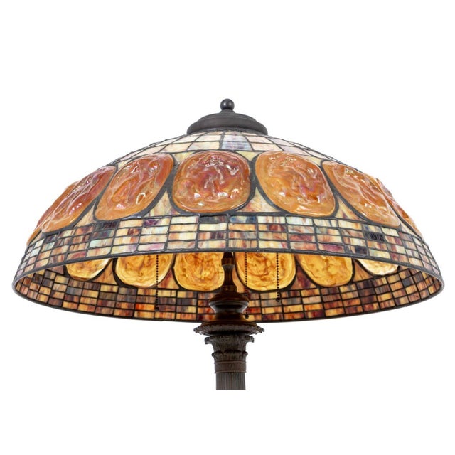 Traditional Tiffany Studios Style Slag Glass Bronze Table Lamp For Sale - Image 3 of 4