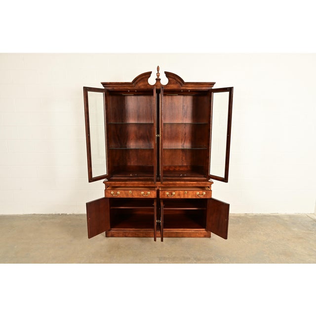 Thomasville Thomasville Georgian Carved Mahogany Lighted Breakfront Bookcase or Dining Cabinet For Sale - Image 4 of 16