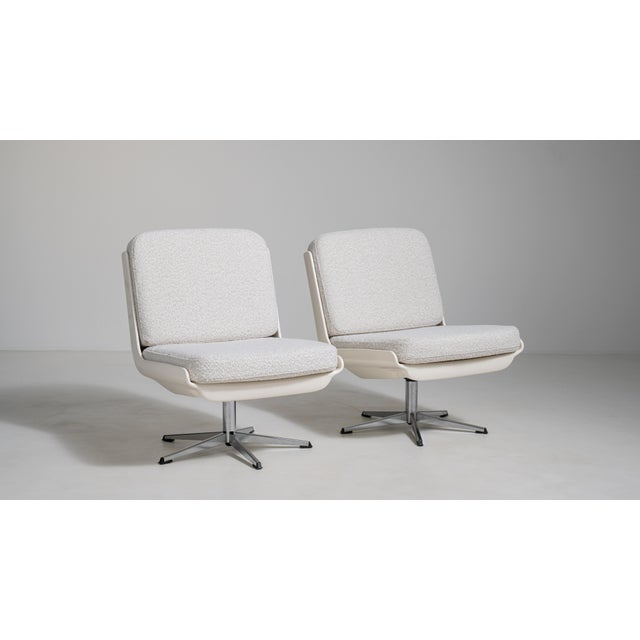 White Pair of Variopur Space Age Upholstered Swivel Chairs, Antique, Germany, Circa 1970 For Sale - Image 8 of 14