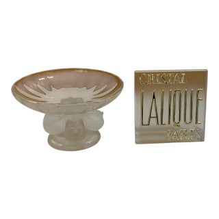 Vintage Lalique Nogent Crystal Frosted Dove Footed Compote Coupe Bowl 11051 Made in France 1960s-1970s For Sale