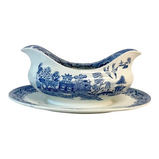 Antique English Ridgway Porcelain Blue Willow Gravy Boat With Attached Underplate For Sale