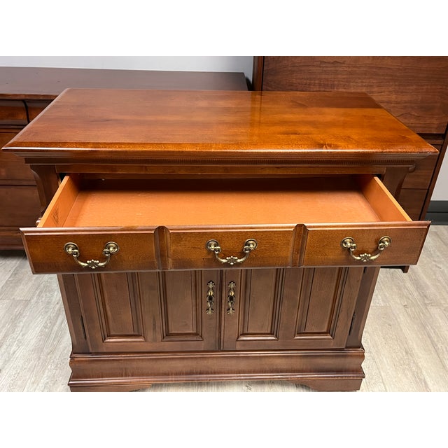 Contemporary 1990s Sumter Cabinet Co. Buffet Server For Sale - Image 3 of 8