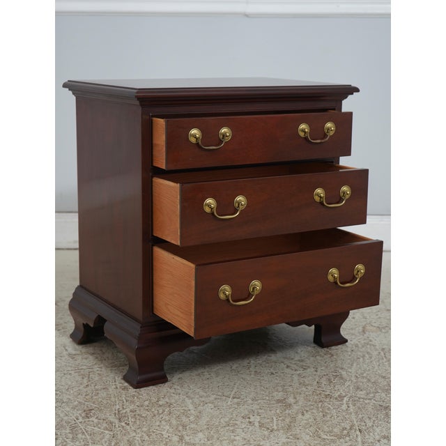 Councill Furniture Pair of Councill Craftsmen Mahogany Nightstands For Sale - Image 4 of 17