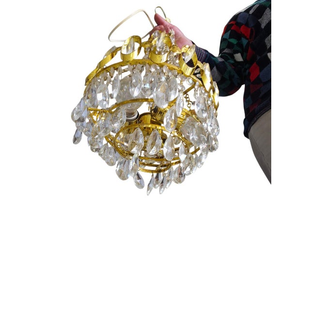 1960s Mid-Century Modern Gilded Brass Crown Chandelier with Faceted Crystal Teardrop Crystals in the style of Palwa, Germany, 1960-1970 For Sale - Image 5 of 9