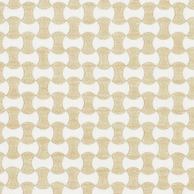 A crisp, graphic embroidered pattern that's durable and versatile enough for a wide range of upholstery uses. Minimum...