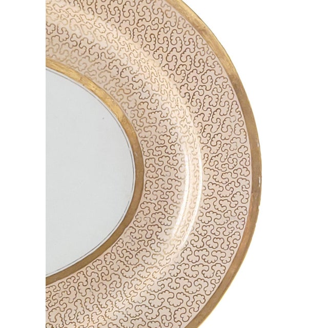 Traditional Large Flight Barr & Barr Regency English Armorial Platter, Circa 1810 For Sale - Image 3 of 6