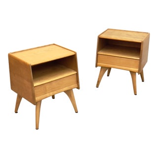 Pair of Mid Century Modern Nightstands by Heywood Wakefield For Sale