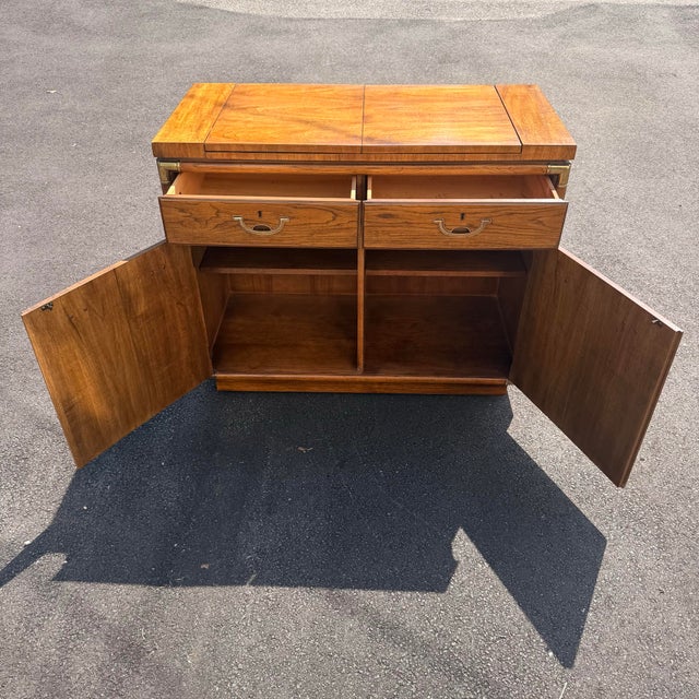 1970s Vintage Drexel Heritage Accolade II Expandable Buffet Server For Sale - Image 5 of 7