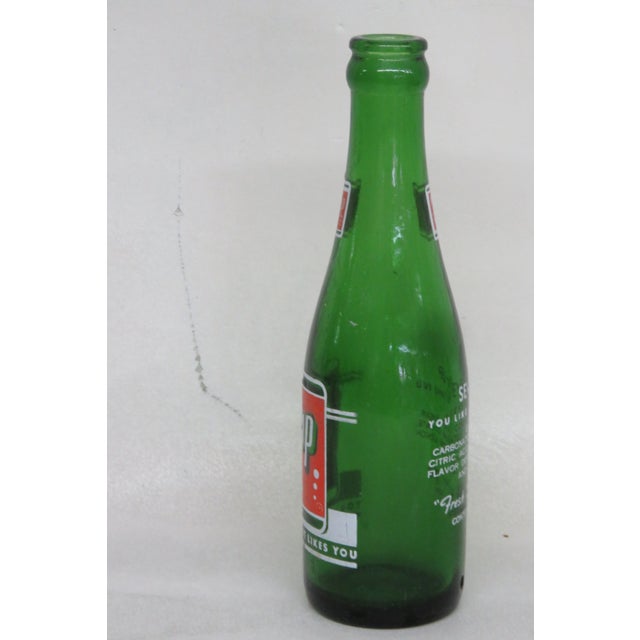 1950s Seven Up 7up 7oz Green Soda Bottle 4337b For Sale In Miami - Image 6 of 9