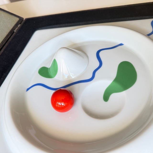 Postmodern Vintage Edition Number 392/1500 Annual Porcelain Object by Herbert Bayer for Rosenthal, Germany, 1979 For Sale - Image 3 of 10