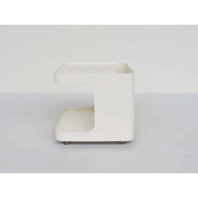 Brutalist Space Age White Sliding Side Table with Magazine Holder by Marcello Siard, Italy, 1970s For Sale - Image 3 of 5