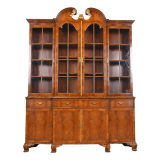 Baker Furniture Style Georgian Carved Flame Mahogany and Gold Gilt Breakfront Bookcase Cabinet For Sale
