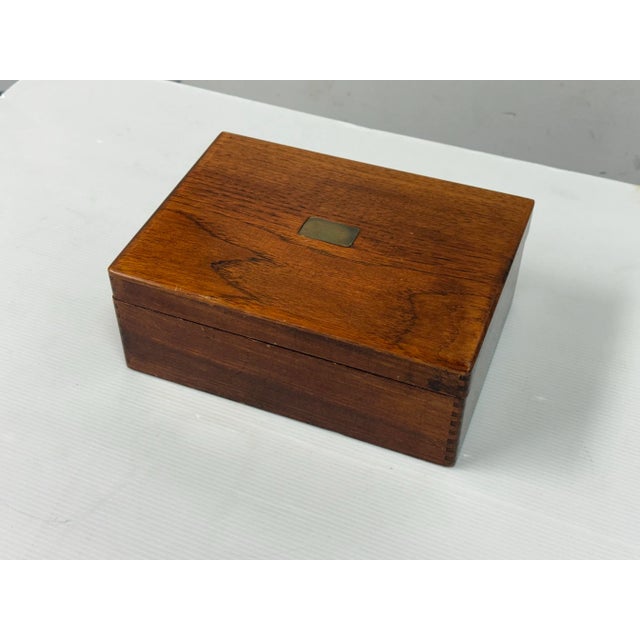 1930s Antique Quarter Sawn Oak Wood Humidor Cigar Box For Sale - Image 5 of 12