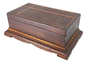 Early 20th Century Folk Art Inlaid Wood Dresser Box With Alligator Surface