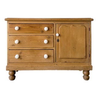 Antique 19th Century English Pine Victorian Dresser For Sale