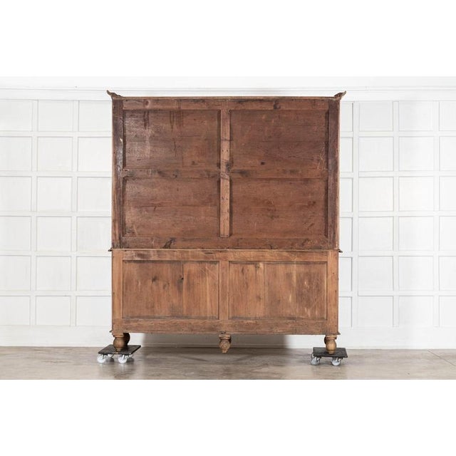 Large 19th Century English Pine Housekeepers Cupboard, 1880s For Sale - Image 17 of 18