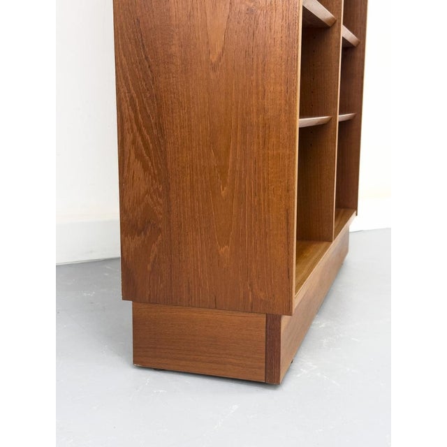 Large Vintage Teak Bookcase by Carlo Jensen for Hundevad & Co., 1960s For Sale - Image 17 of 18