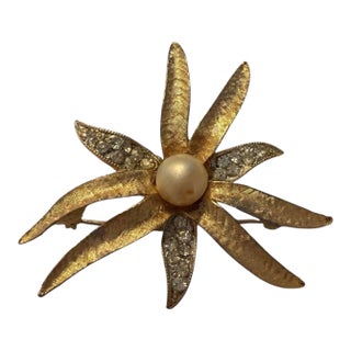 Mid-Century Vintage BSK Brushed Gold Flower Brooch For Sale