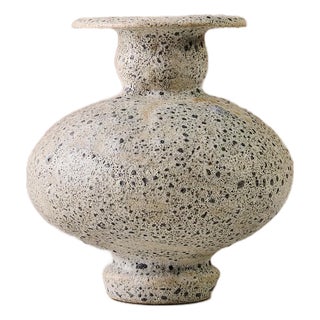 Handcrafted "Calpide Granito" Decorative Vase by Canoa Lab in Speckled Gray Stoneware For Sale