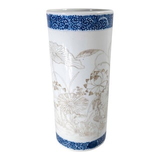 20th Century Chinese Late Qing or Republic Period Porcelain Hat Stand With Kezi Decoration For Sale