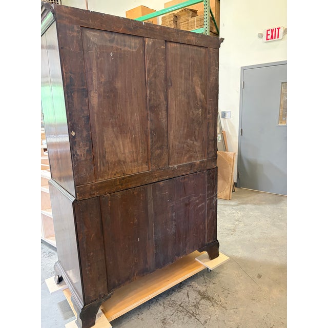 Early 19th Century English Regency Flame Mahogany Linen Press For Sale - Image 4 of 7