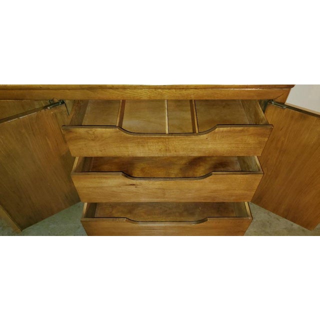 Brown 1960s Vintage Mid-Century Maple Buffet Credenza With Ornate Brass Key Knobs For Sale - Image 8 of 13